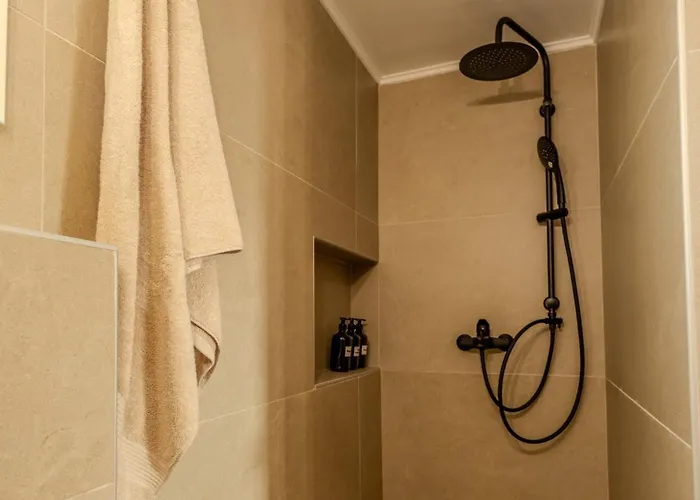 Celestial Acropolis View 아크앤젤로스